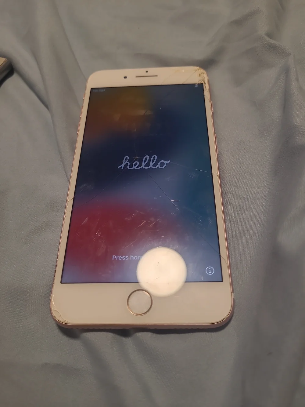 Apple iPhone 7 Plus 32 GB A1661 Rose Gold Unlocked CRACKED Screen But Works